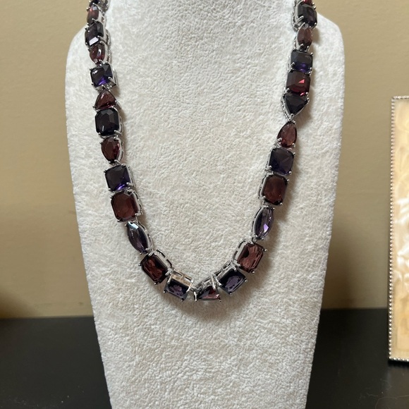 New! Guess Lavendar & Garnet colored Stone Necklace with Clasp - Picture 4 of 11